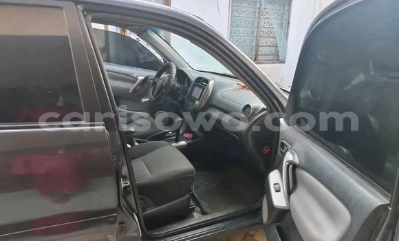 Sayi Na hannu Toyota RAV4 Black Mota in Cotonou a Benin Sayi Na hannu Toyota RAV4 Black Mota in Cotonou a Benin