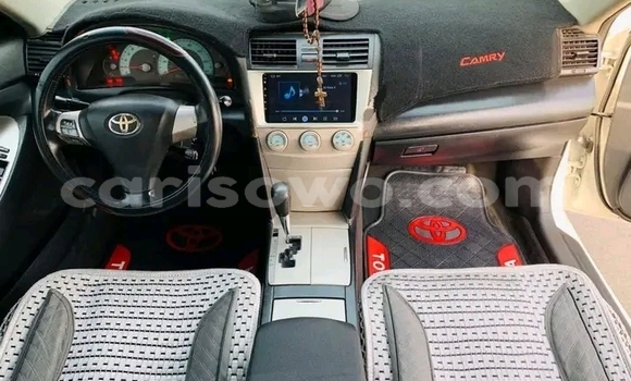 Sayi Na hannu Toyota Camry White Mota in Cotonou a Benin Sayi Na hannu Toyota Camry White Mota in Cotonou a Benin