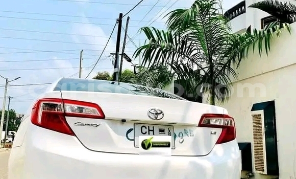 Sayi Na hannu Toyota Camry White Mota in Cotonou a Benin Sayi Na hannu Toyota Camry White Mota in Cotonou a Benin