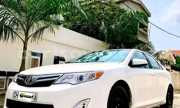 Sayi Na hannu Toyota Camry White Mota in Cotonou a Benin Sayi Na hannu Toyota Camry White Mota in Cotonou a Benin