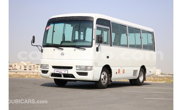 Acheter Import Voiture Nissan 350Z Blanc à Import - Dubai, Benin Acheter Import Voiture Nissan 350Z Blanc à Import - Dubai, Benin