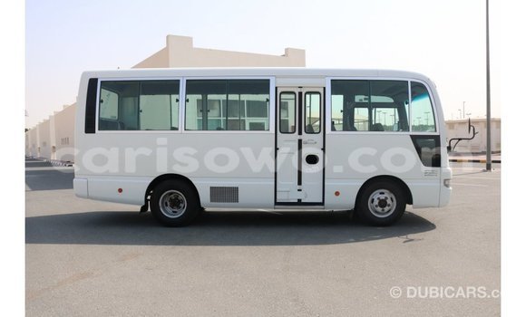 Acheter Import Voiture Nissan 350Z Blanc à Import - Dubai, Benin Acheter Import Voiture Nissan 350Z Blanc à Import - Dubai, Benin