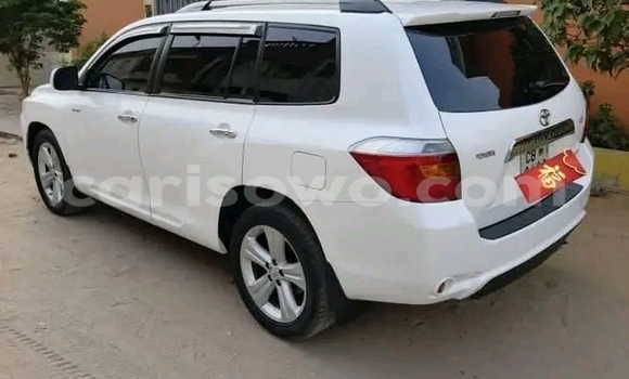Acheter Occasion Voiture Toyota Highlander Blanc à Cotonou, Benin Acheter Occasion Voiture Toyota Highlander Blanc à Cotonou, Benin