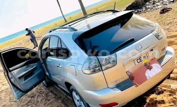 Acheter Occasion Voiture Lexus RX 330 Blanc à Cotonou, Benin Acheter Occasion Voiture Lexus RX 330 Blanc à Cotonou, Benin
