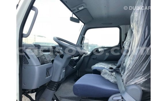 Acheter Import Voiture Mitsubishi Carisma Blanc à Import - Dubai, Benin Acheter Import Voiture Mitsubishi Carisma Blanc à Import - Dubai, Benin