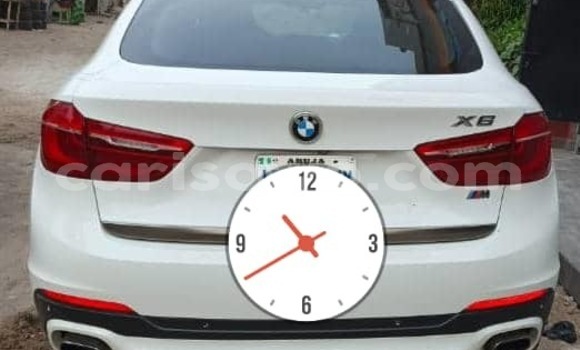 Ra Àlòkù BMW X5 funfun Ọkọ̀ in Cotonou ni Benin