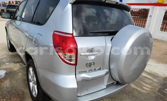 Acheter Import Voiture Toyota RAV4 Gris à Cotonou, Benin Acheter Import Voiture Toyota RAV4 Gris à Cotonou, Benin