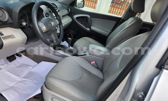 Acheter Import Voiture Toyota RAV4 Gris à Cotonou, Benin Acheter Import Voiture Toyota RAV4 Gris à Cotonou, Benin