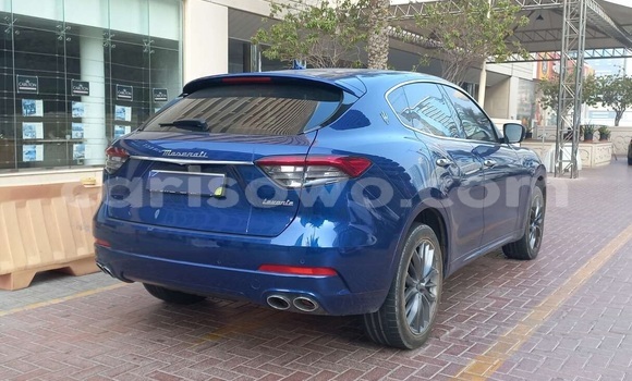 Sayi Na hannu Maserati Levante Blue Mota in Porto Novo a Benin Sayi Na hannu Maserati Levante Blue Mota in Porto Novo a Benin