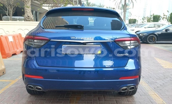 Sayi Na hannu Maserati Levante Blue Mota in Porto Novo a Benin Sayi Na hannu Maserati Levante Blue Mota in Porto Novo a Benin