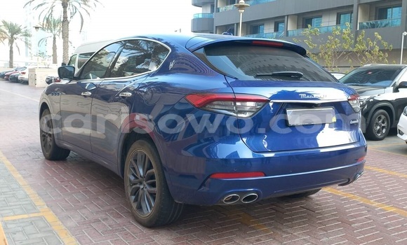 Sayi Na hannu Maserati Levante Blue Mota in Porto Novo a Benin Sayi Na hannu Maserati Levante Blue Mota in Porto Novo a Benin