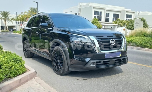 Sayi Na hannu Nissan Pathfinder Black Mota in Porto Novo a Benin Sayi Na hannu Nissan Pathfinder Black Mota in Porto Novo a Benin
