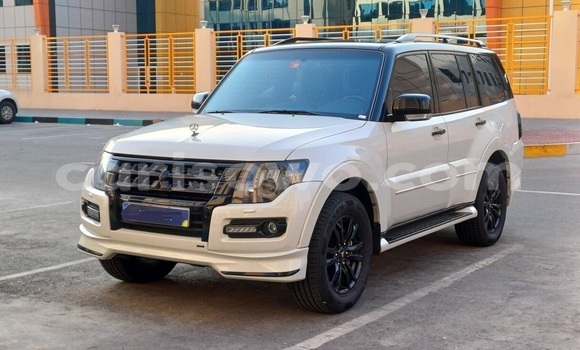 Acheter Occasion Voiture Mitsubishi Pajero Blanc à Porto Novo, Benin Acheter Occasion Voiture Mitsubishi Pajero Blanc à Porto Novo, Benin