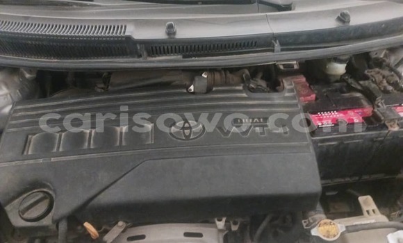 Sayi Na hannu Toyota Yaris Azurfa Mota in Cotonou a Benin Sayi Na hannu Toyota Yaris Azurfa Mota in Cotonou a Benin