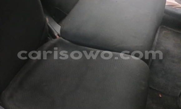 Sayi Na hannu Toyota Yaris Azurfa Mota in Cotonou a Benin Sayi Na hannu Toyota Yaris Azurfa Mota in Cotonou a Benin