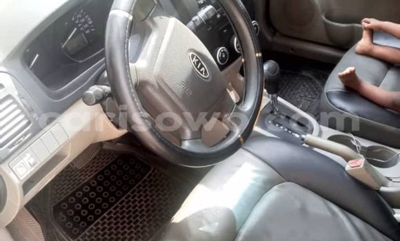 Acheter Occasion Voiture Kia Carnival Bleu à Cotonou, Benin Acheter Occasion Voiture Kia Carnival Bleu à Cotonou, Benin