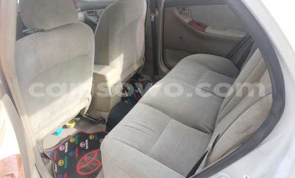 Sayi Na hannu Toyota Corolla White Mota in Cotonou a Benin Sayi Na hannu Toyota Corolla White Mota in Cotonou a Benin