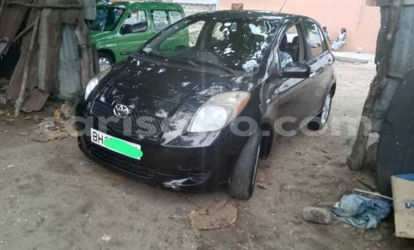 Ra Àlòkù Toyota Yaris Black Ọkọ̀ in Cotonou ni Benin