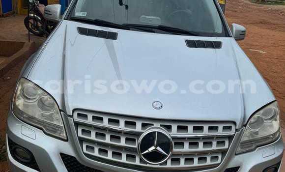 Sayi Na hannu Mercedes-Benz ML–Class Azurfa Mota in Cotonou a Benin