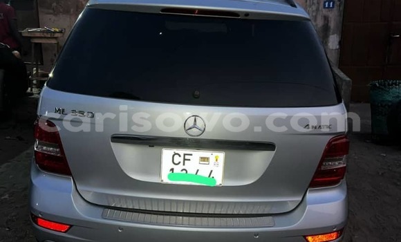 Sayi Na hannu Mercedes-Benz ML–Class Azurfa Mota in Cotonou a Benin Sayi Na hannu Mercedes-Benz ML–Class Azurfa Mota in Cotonou a Benin