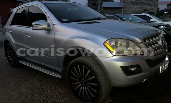 Sayi Na hannu Mercedes-Benz ML–Class Azurfa Mota in Cotonou a Benin Sayi Na hannu Mercedes-Benz ML–Class Azurfa Mota in Cotonou a Benin