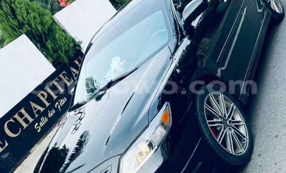 Sayi Na hannu Toyota Camry Black Mota in Cotonou a Benin