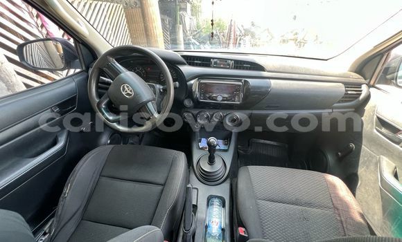 Buy Used Toyota Hilux White Car in Cotonou in Benign Buy Used Toyota Hilux White Car in Cotonou in Benign