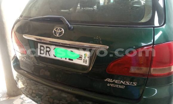 Acheter Occasion Voiture Toyota Avensis Verso Vert à Cotonou, Benin Acheter Occasion Voiture Toyota Avensis Verso Vert à Cotonou, Benin