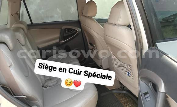Sayi Na hannu Toyota RAV4 Sauran Mota in Cotonou a Benin Sayi Na hannu Toyota RAV4 Sauran Mota in Cotonou a Benin