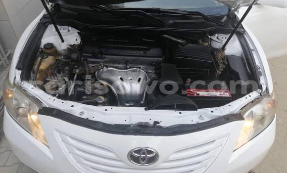 Sayi Na hannu Toyota Camry White Mota in Cotonou a Benin Sayi Na hannu Toyota Camry White Mota in Cotonou a Benin