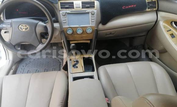 Sayi Na hannu Toyota Camry White Mota in Cotonou a Benin Sayi Na hannu Toyota Camry White Mota in Cotonou a Benin