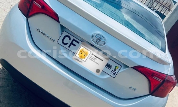 Sayi Na hannu Toyota Corolla Azurfa Mota in Cotonou a Benin Sayi Na hannu Toyota Corolla Azurfa Mota in Cotonou a Benin