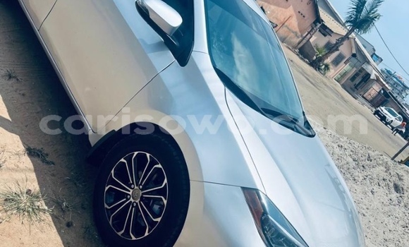 Sayi Na hannu Toyota Corolla Azurfa Mota in Cotonou a Benin Sayi Na hannu Toyota Corolla Azurfa Mota in Cotonou a Benin