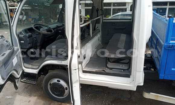 Ra Àlòkù Isuzu 117 funfun Ọkọ̀ in Cotonou ni Benin Ra Àlòkù Isuzu 117 funfun Ọkọ̀ in Cotonou ni Benin