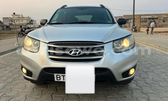 Acheter Occasion Voiture Hyundai Santa Fe Gris à Cotonou, Benin Acheter Occasion Voiture Hyundai Santa Fe Gris à Cotonou, Benin