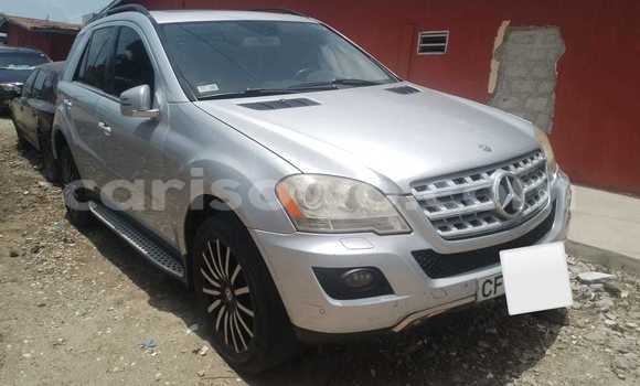 Acheter Occasion Voiture Mercedes-Benz ML–Class Gris à Cotonou, Benin Acheter Occasion Voiture Mercedes-Benz ML–Class Gris à Cotonou, Benin