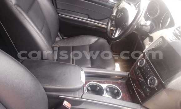 Acheter Occasion Voiture Mercedes-Benz ML–Class Gris à Cotonou, Benin Acheter Occasion Voiture Mercedes-Benz ML–Class Gris à Cotonou, Benin