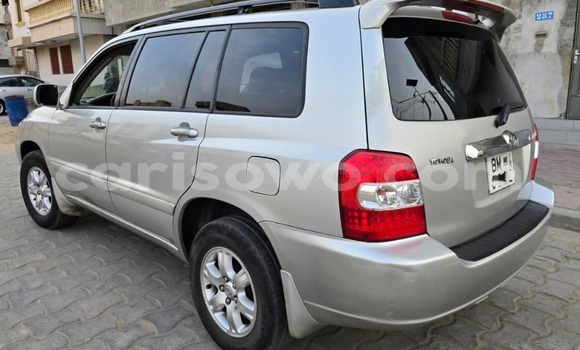 Sayi Na hannu Toyota Highlander Azurfa Mota in Cotonou a Benin