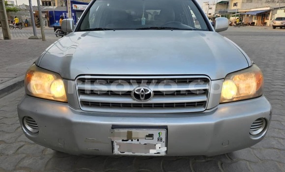 Sayi Na hannu Toyota Highlander Azurfa Mota in Cotonou a Benin Sayi Na hannu Toyota Highlander Azurfa Mota in Cotonou a Benin