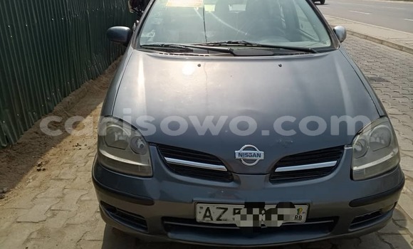 Ra Àlòkù Nissan Almera Tino Brown Ọkọ̀ in Cotonou ni Benin