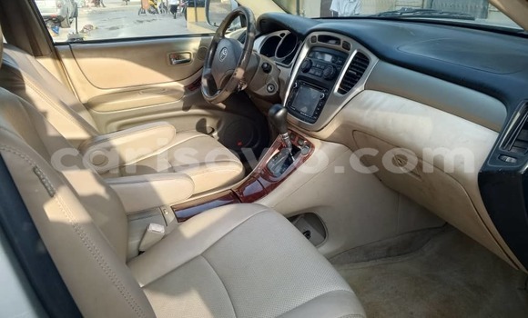 Acheter Occasion Voiture Toyota Highlander Gris à Cotonou, Benin Acheter Occasion Voiture Toyota Highlander Gris à Cotonou, Benin