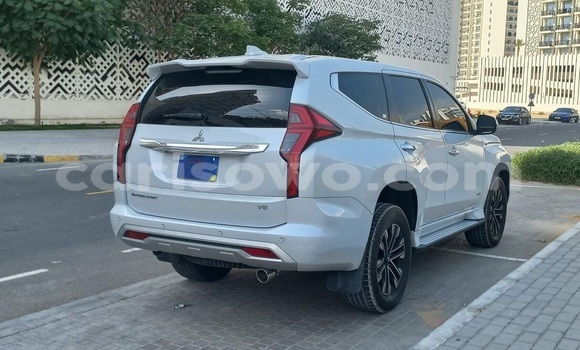 Sayi Na hannu Mitsubishi Montero Sport White Mota in Porto Novo a Benin Sayi Na hannu Mitsubishi Montero Sport White Mota in Porto Novo a Benin