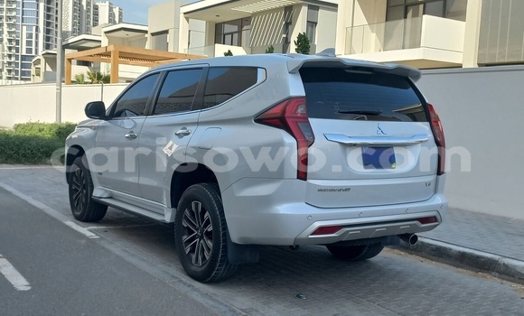 Sayi Na hannu Mitsubishi Montero Sport White Mota in Porto Novo a Benin Sayi Na hannu Mitsubishi Montero Sport White Mota in Porto Novo a Benin