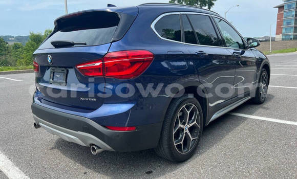 Sayi Na hannu BMW X1 Blue Mota in Porto Novo a Benin Sayi Na hannu BMW X1 Blue Mota in Porto Novo a Benin