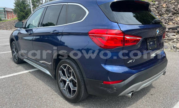 Sayi Na hannu BMW X1 Blue Mota in Porto Novo a Benin Sayi Na hannu BMW X1 Blue Mota in Porto Novo a Benin