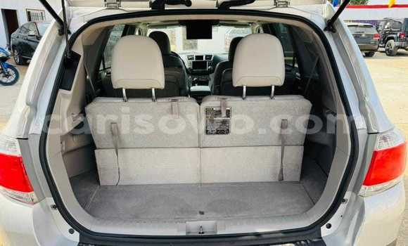 Ra Àlòkù Toyota Highlander Silver Ọkọ̀ in Cotonou ni Benin Ra Àlòkù Toyota Highlander Silver Ọkọ̀ in Cotonou ni Benin