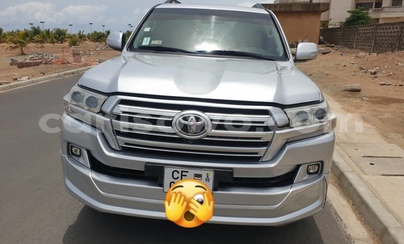 Acheter Occasion Voiture Toyota Land Cruiser Blanc à Cotonou, Benin Acheter Occasion Voiture Toyota Land Cruiser Blanc à Cotonou, Benin