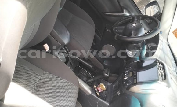 Ra Àlòkù Toyota RAV4 Black Ọkọ̀ in Cotonou ni Benin Ra Àlòkù Toyota RAV4 Black Ọkọ̀ in Cotonou ni Benin