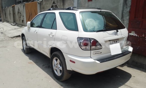 Acheter Occasion Voiture Lexus RX 300 Blanc à Cotonou, Benin