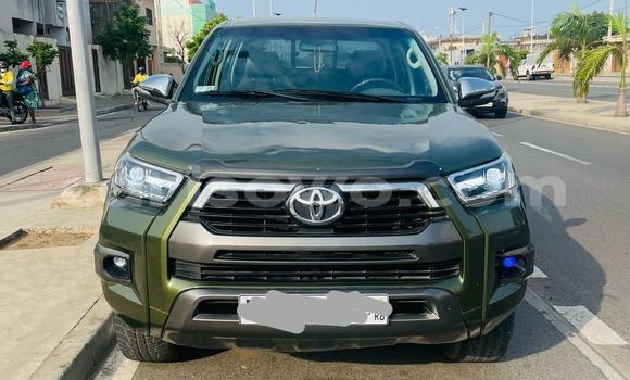 Sayi Na hannu Toyota Hilux Green Mota in Cotonou a Benin